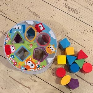 Jadore Adorable Colorful Wooden Carousel Shape Sorting Toy